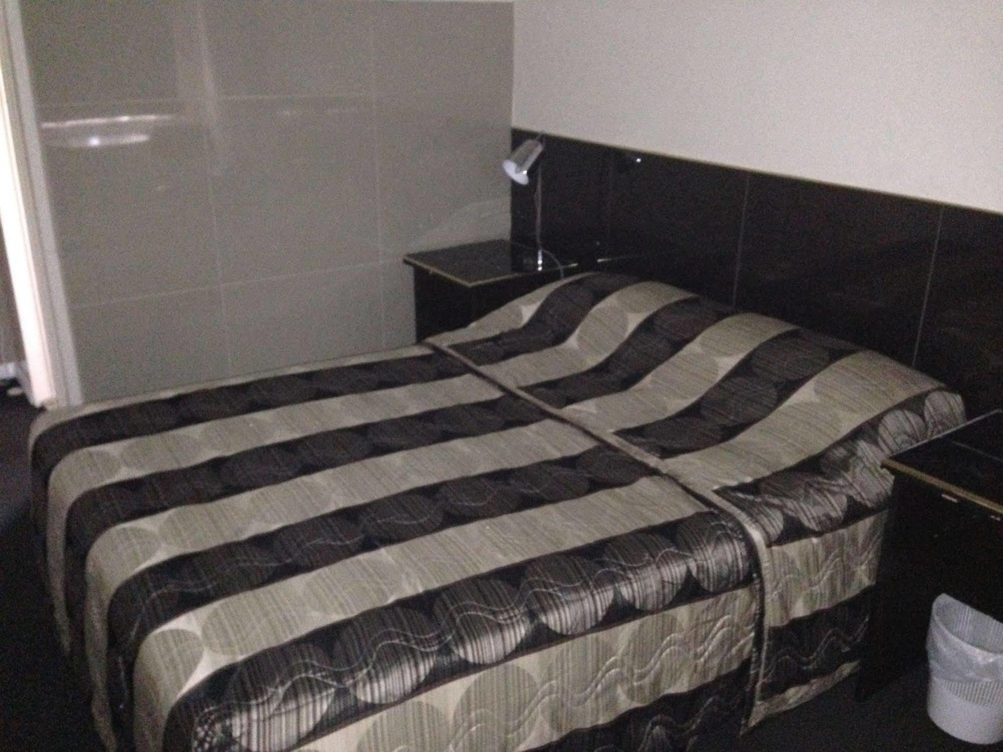 Avalon Motel Маунт Гамбиър Екстериор снимка