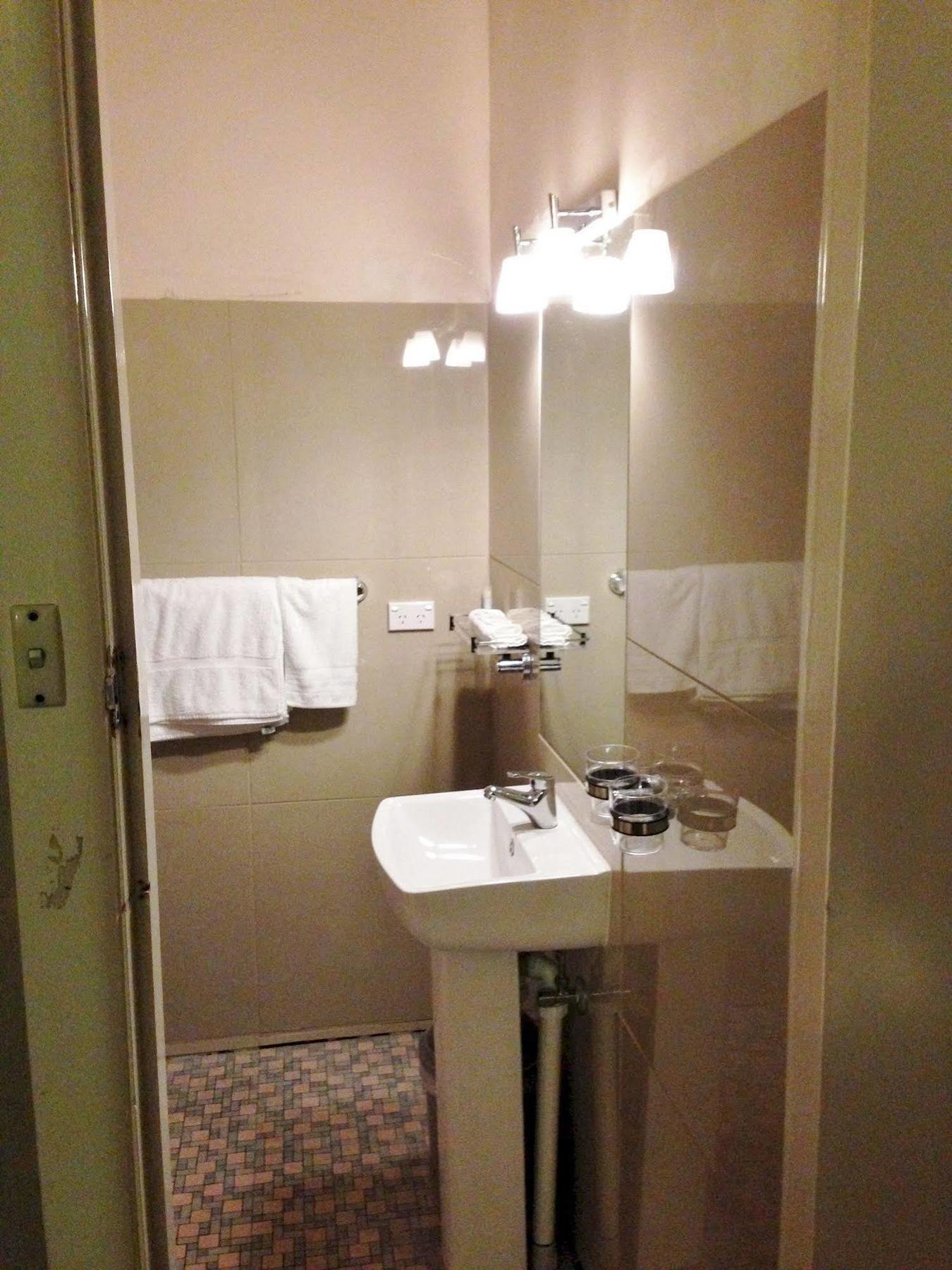 Avalon Motel Маунт Гамбиър Екстериор снимка