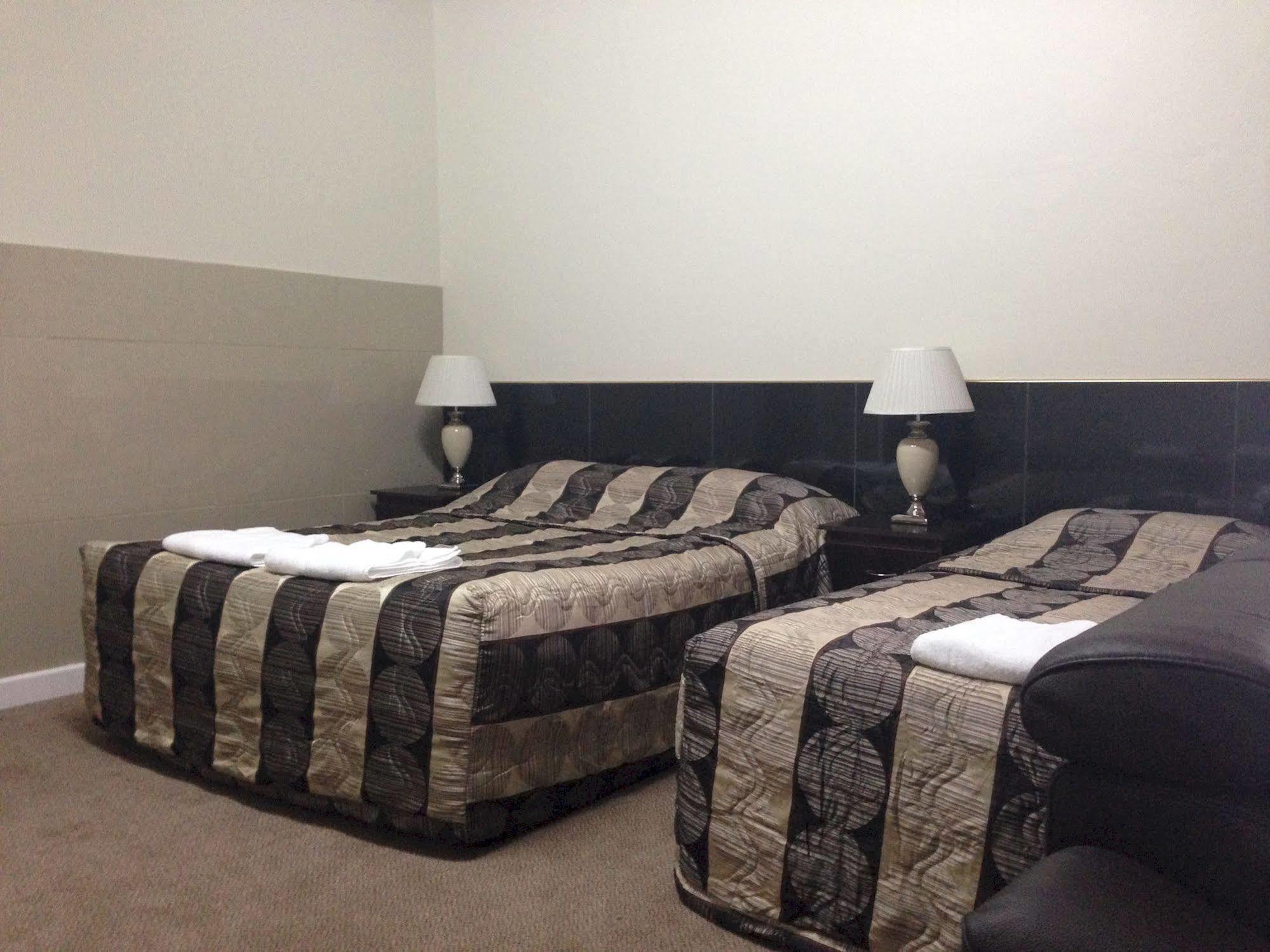 Avalon Motel Маунт Гамбиър Екстериор снимка