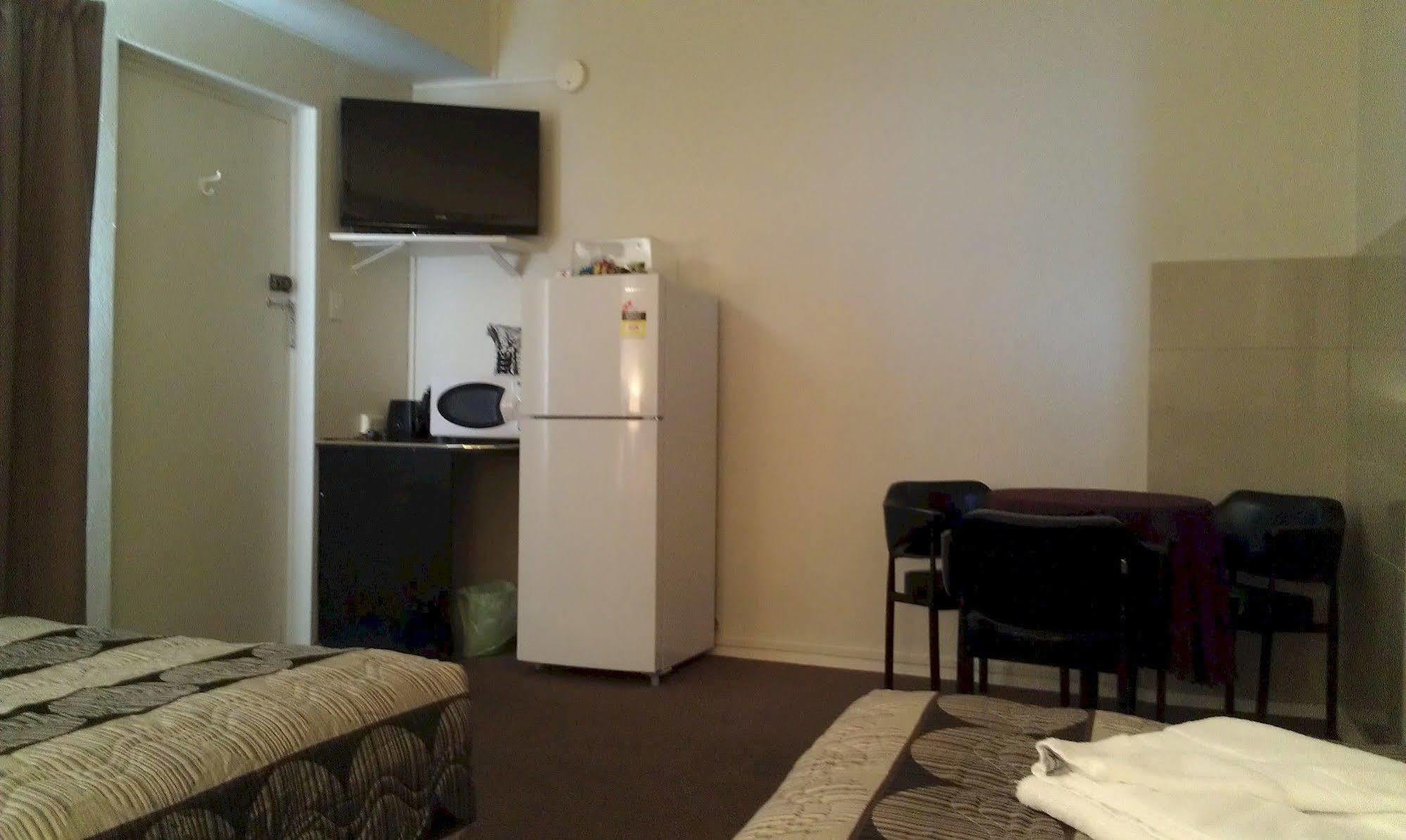 Avalon Motel Маунт Гамбиър Екстериор снимка